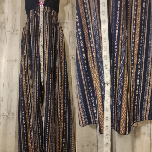 Women's Halter Dress - Picture 4 of 11